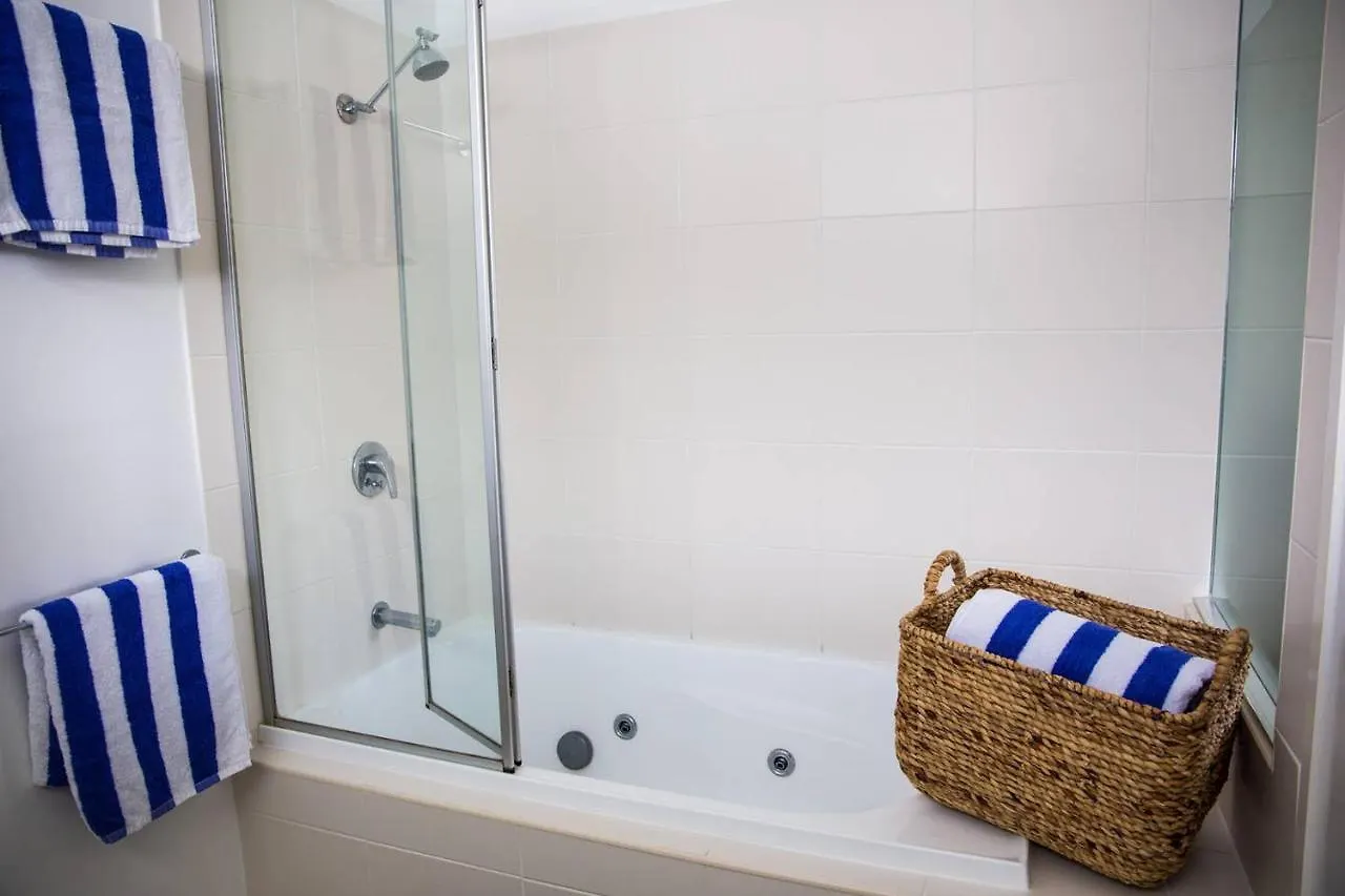 Tropical Getaway In 2 Bedroom Unit In 4 Star Resort Noosaville Apartment